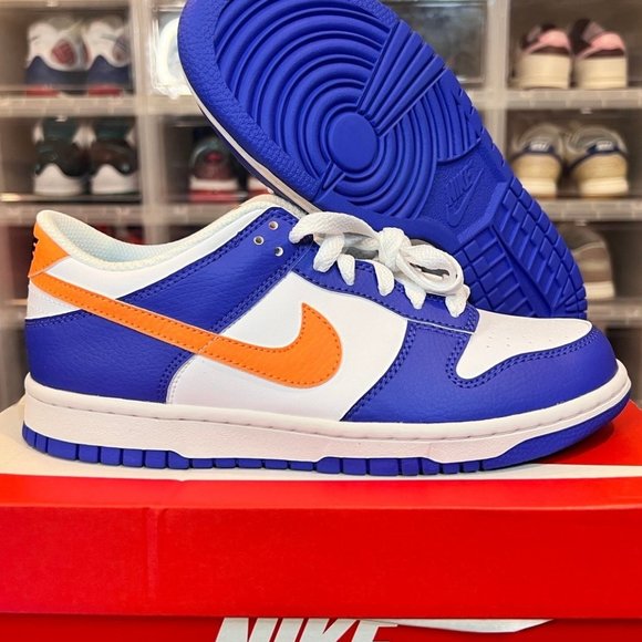 🆕 Nike Dunk  Low Gs ‘Knicks’ 💌 Unisex Sneakers Women's or Men's  SHOE SIZES - Picture 1 of 3